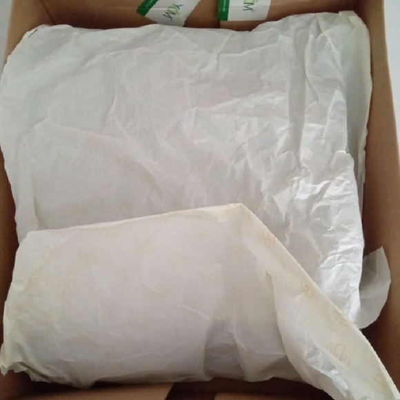 G.H. Bass & Co. Black and Brown Chelsea Boots - Picture 8 of 10